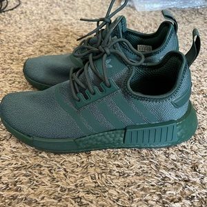 ADIDAS NMD R1 SHOES SIZE 7.5W
